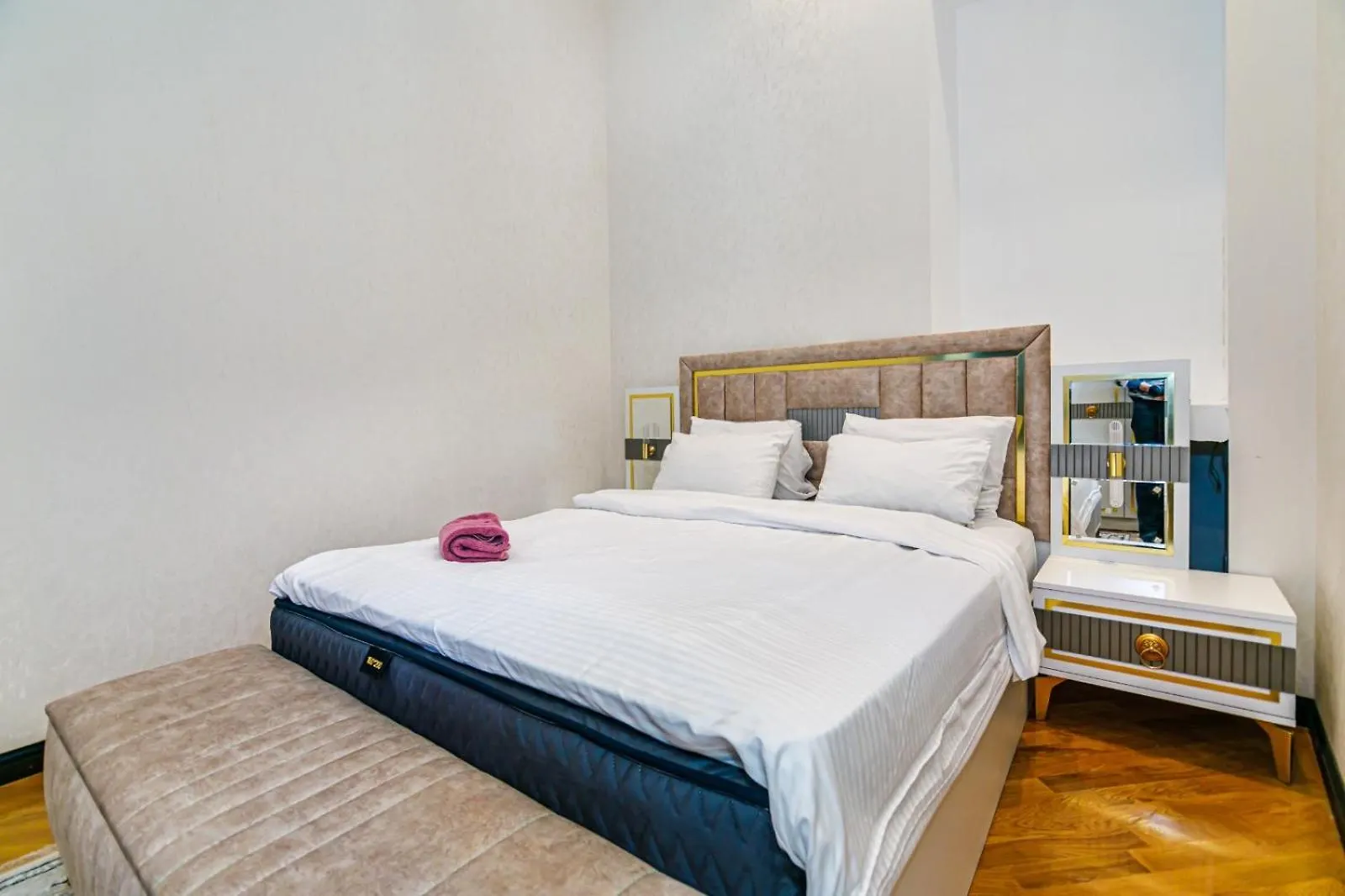 Baku Apartment Rose Gold