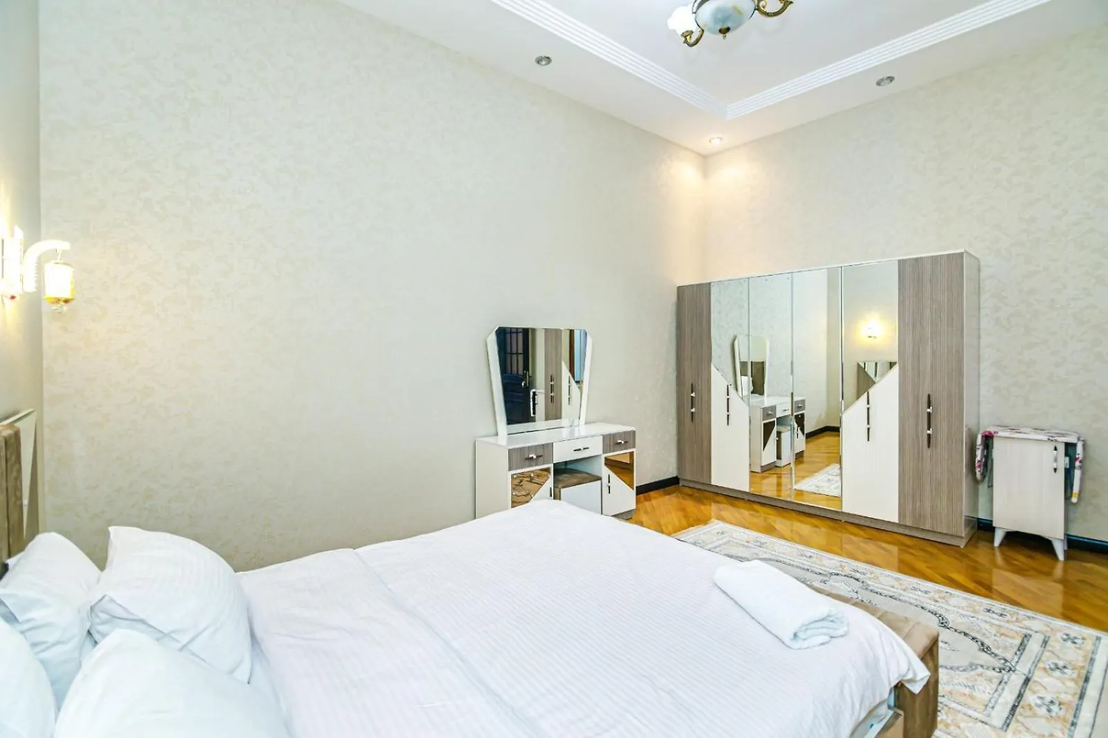 Baku Apartment Rose Gold