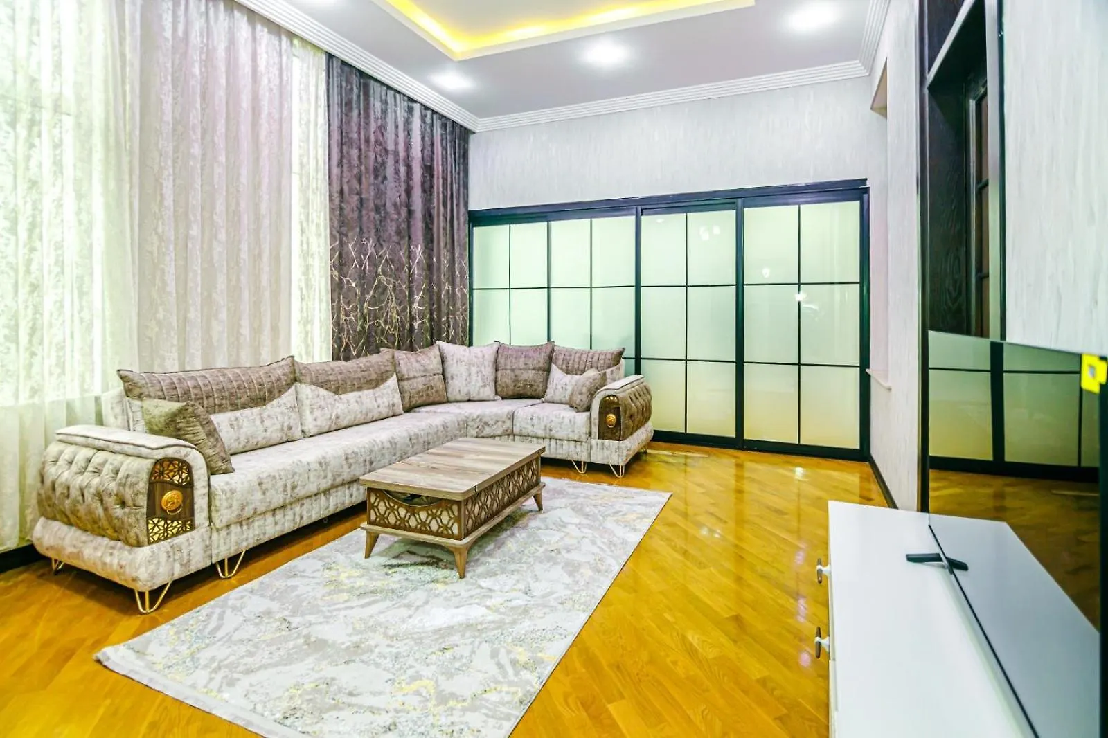 Baku Apartment Rose Gold 0*,